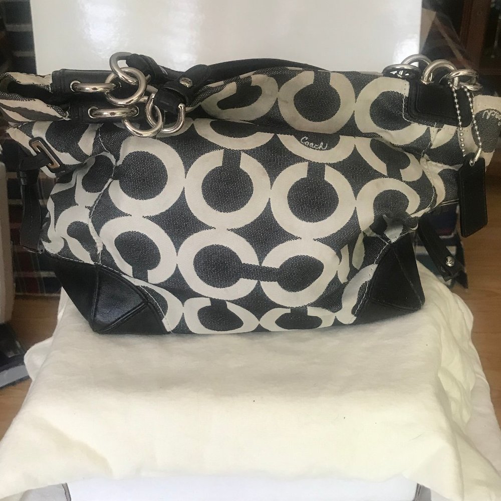 Authentic COACH HOBO HEAVY CHAINS HANDBAG!